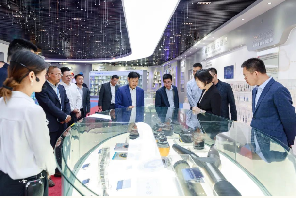 中央第十九巡回指導組調研亨通集團(圖4) 中央第十九巡回指導組調研亨通集團(圖4)